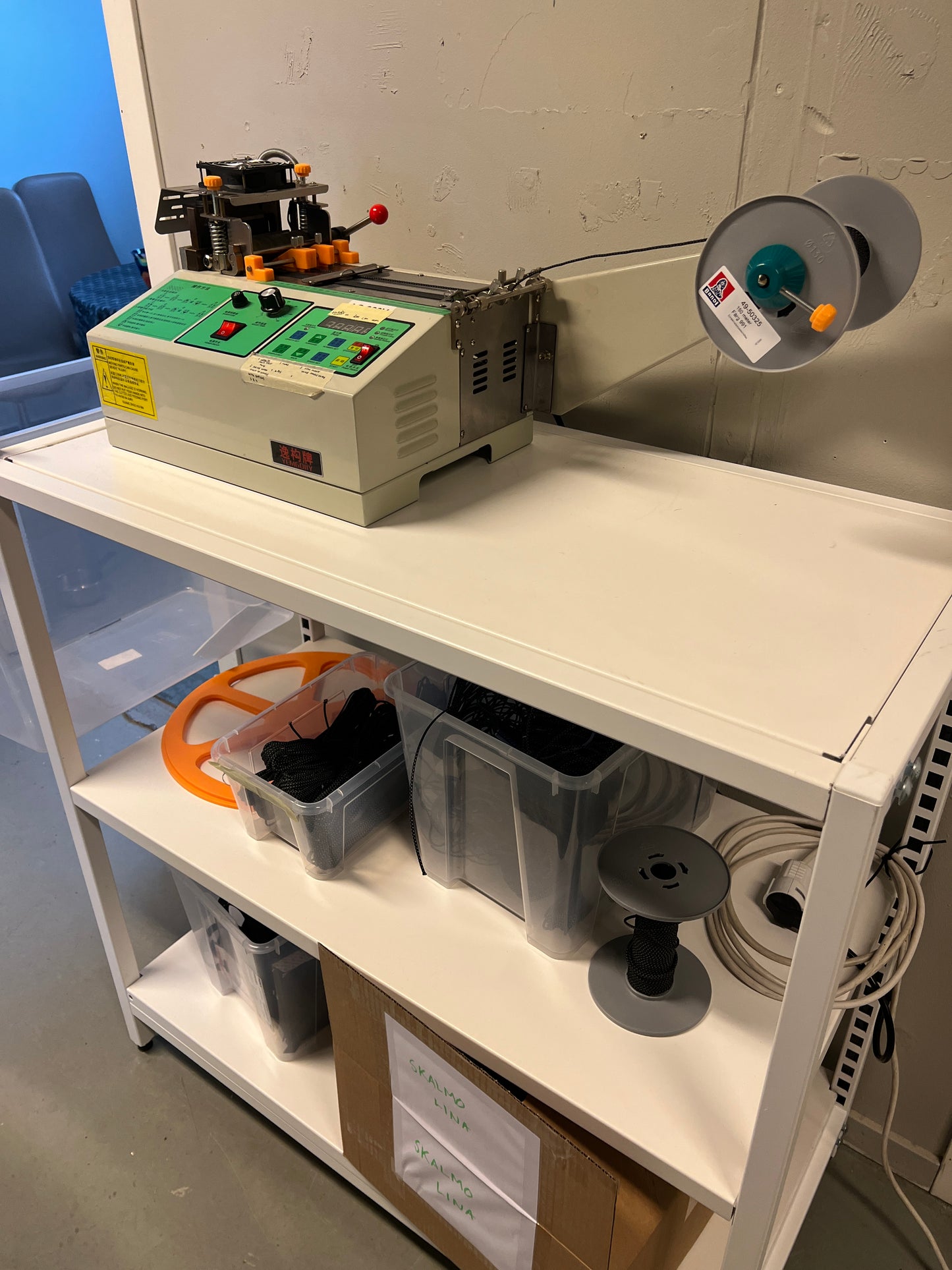 Rent sewing shop