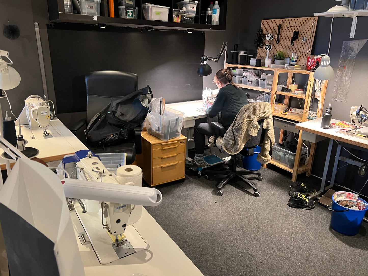 Rent sewing shop